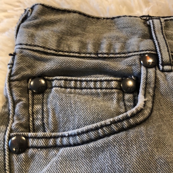 FR Free People Womens Lace Crochet Trim Distressed Denim Jeans Shorts - Picture 6 of 12